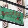 Wechselte bei der Zwangsversteigerung in Schweinfurt jetzt den Besitzer: das Anwesen Finstere Gasse 10, in dem dem Münnerstadts Kultkneipe Bundtschu untergebracht ist.