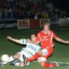 Knapp vorbei: Stefan Kohler (rechts) vom FC Winterthur wurde zum besten Spieler des Hallenturniers in Bamberg
gewählt. Im Endspiel erzielte er beim 3:2-Sieg über Greuther Fürth (links Juri Judt) einen Treffer.