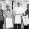 Beim Fest der Redelbach GmbH überreichte Kreishandwerksmeister Walter
Heußlein Norbert und Richard Redelbach die Ehrenurkunde der
Handwerkskammer Unterfranken für 50-jährige Mitgliedschaft. Daneben ehrte
Heußlein verdiente Mitarbeiter der Firma mit der Ehrenurkunde der
Handwerkskammer Unterfranken. Im Bild (von links): Richard Redelbach, Walter
Heußlein, die Geehrten Manfred Freund, Leo Wehner und Siegbert Freund
sowie Norbert Redelbach.