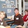 Waschen mit natürlichen Produkten hatten sich die zwölfjährigen Schüler des Jack-Steinberger-Gymnasiums für den Wettbewerb Schüler experimentieren als Thema gewählt. Maximilian Fehr (von links), Tobias Betz und Fabian Albert hatten gut zu tun: Um zu testen, wie gut Waschnüsse, Kastanien und Walnüsse als Waschmittel sind, haben sie selbst gewaschen.