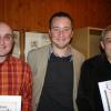 Mario Volklandt, Vorsitzender des SV Zeitlofs-Rupboden (Mitte), überreichte Wolfgang Richter (links) und Arthur Schaidt für 25-jährige Vereinszugehörigkeit die silberne Ehrennadel. Ebenfalls für 25 Jahre wurde Ute Less (nicht anwesend) geehrt.
