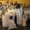Jesus heilt den blinden Bartimäus. Das Mini-Musical wurde in Gemeinschaftsarbeit vom Kinderchor St. Josef, der Jugendband „La Speranza“ und dem Familienchor im Pfarrheim St. Laurentius aufgeführt.