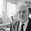 Berthold Zinnhobel in seiner Fensterbau-Firma. Mit nur 32 Jahren war er einst der jüngste Obermeister der Bundesrepublik. Für sein ehrenamtliches Engagement wurde ihm nun das Bundesverdienstkreuz verliehen.