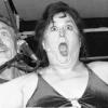Spielen eine Szene aus dem Film „Titanic“ nach: Kabarettistin Lizzy Aumeier und Bernd, den sie sich aus dem Publikum angelte.