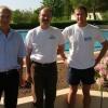 Hoffen auf einen gute Freibadsaison 2007 in Zellingen (von links): Bürgermeister Karl Mühlbauer, der Meister für Bäderbetriebe, Andreas Fink von der Firma „Aquafun“, und Fachangestellter Jan Dechert.