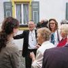 Nach mehr als 30 Jahren in der Ferne feierte Pater Wolfgang Schiller (Mitte) gemeinsam mit Bekannten und Verwandten sein silbernes Priesterjubiläum in seiner Heimatgemeinde Eibelstadt.