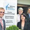 Christoph Petschenka, Dr. Matthias Nüchter und Sonja Pfeuffer (von links) von der Geschäftsstelle der Nanoinitiative Bayern mit Dr. Jochen Seufert, Vorstand im Förderverein Nanonetz Bayern.