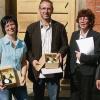 Stolz auf das Geleistete: die frischgebackene Kauffrau im Gesundheitswesen Ulrike Nöth (zweite von links) und ihr Kollege Volker Guberlet (Mitte). Mit ihren Absolventen freuen sich Kursleiterin Anita Schmitt (links), Claudia Ledermann-Kunath und Wolfgang Wirth.FOTO C. Hettiger