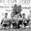 Der Wernecker Cornelius Rettner (Dritter von links) freut sich mit seinen Teamkollegen über den Gewinn der deutschen Meisterschaft im Vierer-Mannschaftszeitfahren.