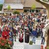 Die Wallfahrer der Kreuzbruderschaft Arnstein wurden von Bruder Matthias und Pater Raphael vor der Klosterkirche empfangen.