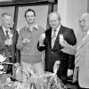 Bad Königshofen (rd)   Prominenz aus der Kommunalpolitik mit den beiden Bürgermeistern Clemens Behr (Bad Königshofen, links) und Wolfgang Abschütz (Aubstadt, rechts) sowie der Präsident der Handwerkskammer von Unterfranken, Hugo Neugebauer, (Zweiter von rechts) waren am Donnerstag in die Herbstädter Straße zur Eröffnung der Firma Fliesen Patek erschienen. Marco Patek (Zweiter von links) bietet seinen Kunden auf 400 Quadratmetern Ausstellungsfläche eine große Auswahl an Fliesen und Mosaiken. Der 28-jährige Jungunternehmer hat mit den Abschlüssen „sehr gut“ sowohl seine Gesellen-, als auch seine Meisterprüfung absolviert und sich bereits vor drei Jahren als Fliesen-, Platten- und Mosaikleger selbstständig gemacht. Am heutigen Samstag und morgigen Sonntag ist bei Fliesen-Patek jeweils ab 11 Uhr „Tag der offenen Tür“ und Festbetrieb im Hof der ehemaligen Firma Jucht. Für das leibliche Wohl ist gesorgt. Öffnungszeiten sind künftig werktags von 9 bis 12.30 Uhr und 14 bis 18 Uhr sowie samstags von 9 bis 13 Uhr.