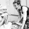 Schwungvoll und urkomisch: Cornelia Wagner (Schweinchen) und Britta Schramm (Tiger) im Theater am Neunerplatz.