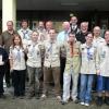 Die Gäste bei der Feier zum 60-jährigen Bestehen des Stamms Kreuzritter der Pfadfinder Münnerstadt: Stadtpfarrer P. Edelbert, Stammeskurat P. Markus und Olga Näb (von links) mit Mitgliedern der Leiterrunde (vorne) sowie Stammesgründer Karl Josef Halboth (hinten, Vierter von links).