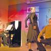 Klavierte Schokolade brachten Zart Bitter (Kai Christian Moritz) und Rosa Pfeffer (Antje Hagen) zusammen mit Francis Gaillus (Piano) bei der Kästnerwoche zu Gehör.