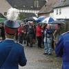Mit Kultur und Geschichte in Esselbach und seinen Ortsteilen beschäftigt sich der Kulturweg. Der historische Spielmannszug der königlich-bayrischen Landwehr „Frisch auf“ spielte bei der verregneten Übergabe an der Freizeitanlage „Die Weed“.