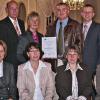 Die VR-Bank Bad Kissingen-Bad Brückenau ehrte langjährige Mitarbeiter (von links): (vorne) Andrea Werner, Christiane Thomas, Martina-Theresia Schmitt (Gemünden), Katja Bocklet, (hinten) Vorstandsmitglied Hans Beudert, Gerhard Schäfer, Renate Burkert, Frank Kirchner, Hans-Jürgen Koch, Vorstandsmitglied Herbert Bolzt.