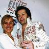Die Remlinger Konzertpromoterin Claudia Keller und Bob Dawn, Sänger der „Las Vegas Elvis Revival Show“-Band, die am Freitag, 21. Dezember, im Congress Centrum Würzburg auftritt.