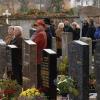 Heidingsfeld (rdf)   Zahlreiche Menschen besuchten am Feiertag Allerheiligen die Gräber ihrer verstorbenen Angehörigen. Unser Foto entstand auf dem Friedhof in Heidingsfeld.