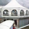 Ob Doppelstockzelte, die auf kleiner Grundfläche relativ viel Platz bieten oder ein Rundbogendach für Präsentationen – auf der Hausmesse von „Eschenbach Zeltbau“ konnten die Besucher viele Angebote in Augenschein nehmen.