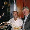 Veli Tuncer (links) betreibt heute in Berlin Mitte ein Restaurant. Über die Anfangsklippen half der Schweinfurter Bundestagsabgeordnete Frank Hofmann.