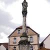 Ortsprägend in Mönchstockheim ist der Marienplatz mit der Mariensäule, die 1861 gestiftet wurde, und dem Kriegerdenkmal. In der Bürgerversammlung wurde nun wiederholt der Antrag zu einer baldigen Restaurierung der wertvollen Denkmäler gestellt. Eventuell soll schon nächstes Jahr im Rahmen der Bildstocksanierungen der Gemeinde damit begonnen werden.