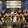 In Aktion: die Waldzeller Musikanten bei ihrem Auftritt in der Sporthalle Steinfeld.