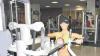 Schweinfurt (chr)  200 Fitnessgeräte auf 1800 Quadratmetern, Trainieren von 6 bis 24 Uhr – 365 Tage im Jahr, für 19,90 Euro/Monat (einschließlich Parkhausgebühren). Das ist „Be Fit Fitness“. Die deutschlandweite Fitnesscenter-Kette hat eine Filiale in Schweinfurt, im vierten Stock des Zentrums am Marienbach eröffnet. Auch für die Nutzung der Trainingskurse von Spinning über Pump bis zur Wirbelsäulengymnastik werden keine Zusatzgebühren erhoben. Zehn Laufbänder und Crosser, zwölf Fahrräder und 25 Spinningbikes sowie ein ausgedehnter Freihantelbereich stehen zur Verfügung. Bei der Neueröffnung war die Fitness-Weltmeisterin „Miss Universe Fitness“, Susan Malekpur-Shirazi, aus München (Foto) als Stargast vor Ort. Informationen unter www.befit-fitness.de.