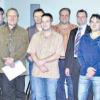 Langjährige Mitarbeiter, die dem Werk zum Teil schon 30 Jahre die Treue halten, standen im Mittelpunkt der Betriebsversammlung der Wenzel Präzision in Wiesthal. Heike Wenzel-Däfler (rechts) und Frank Wenzel (links) ehrten die Jubilare.