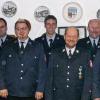 Die neue Führung der Feuerwehr Wermerichshausen mit (ab dem Zweitem von links): Jürgen Lenhart, Björn Morber, Stefan Geutner, Michael Weigand, Werner Weber und Mario Schlott; es gratulieren Kreisbrandmeister Guido Schneider (links), Bürgermeister Eugen Albert (rechts) und der frühere Kreisbrandinspektor Albrecht Kiesel (Dritter v. rechts).