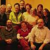 Die Vorstandsmitglieder der KürnacherKulturWerkstatt (stehend von links): Hiltrud Jacobs, Ulrich Krammel, Ilse Gebhardt-Gögercin, Karl Ernst Fleckenstein, Anita Melber, Renate Hain, Marita Zeisner und Angela Sey. Auf dem Sofa (von links): Vorsitzender Otto Rüger, Stellvertreterin Sieglinde Bayerl und Schriftführer Alexander Schraml.