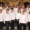 Die über 30 Mitglieder feiern das 20-jährige Bestehen des Kirchenchores Gaubüttelbrunn. Einige Interpreten fehlen.