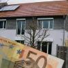 Sparsam: Mit rund 50 Euro Heizkosten kommt das Passivhaus der Familie Wiesner in Wombach aus. Es besitzt keine herkömmliche Heizung. Stattdessen wird unter anderem Wärmeabstrahlung von Bewohnern und elektrischen Geräten genutzt, um Frischluft zu erwärmen, die dann in die Räume geblasen wird.
