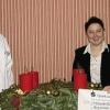 Bad Neustadt (kpe)   Die Rhön-Saale-Klinik Bad Neustadt organisierte am Nikolaustag einen Speisen- und Getränkestand, der von Mitarbeitern, Patienten und Besuchern sehr gut angenommen wurde. Das Küchenteam des Hauses bot am Haupteingang der Klinik alkoholfreien Punsch, Christstollen und heiße Bockwürste an. Ein Nikolaus verteilte Süßes an die Kinder. Insgesamt wurden 350 Euro eingenommen, die das Krankenhaus jetzt dem Hospizverein Rhön-Grabfeld spendete. Bei der Übergabe des Betrages (von links): Rolf Kurz vom Hospizverein, Rudolf Firnstein, Küchenchef und Rita Wanninger, stellvertretende Geschäftsführerin der Rhön-Saale-Klinik sowie Reinhold Kargl, Vorsitzender des Hospizvereins.