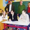 Auch Bewerben will geübt sein. In der Hauptschule Gaukönigshofen stellt sich Alexandra (vorne links) dieser Aufgabe (von links): Viola, Andreas Becker, Renee und Dr. Peter Pfriem, Wolfgang Albert, Bernhard Rhein, Dr. Ruth Klawitter.