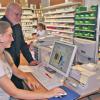 Der Schweinfurter Unternehmer Dieter Hümmer eröffnet in der Innenstadt seine dritte und mit Eröffnung der Stadtgalerie seine vierte Apotheke in Schweinfurt. Der Online-Versandhandel ist sein zweites erfolgreiches Standbein.
