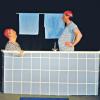 Kaum ein Sketch ist bekannter als Loriots Männerstreit in der Badewanne: Herr Müller-Lüdenscheidt und Herr Dr. Klöbner fechten um die Gummiente. Der Theaterverein Oberstreu sorgte mit der Aufführung in der alten Schule beim Loriot-Abend für viel Erheiterung.