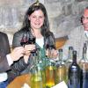 Als Repräsentantin des Erlenbacher Krähenschnabels stieß Weinprinzessin Andrea Martin mit Kellermeister Timo Gallena (links) und dem Homburger Mitglied des GWF-Aufsichtsrates, Berthold Schmitt, mit den 40 Erstverkostern der GWF-Jungweinprobe auf den vielversprechenden Jahrgang 2007 an.