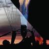 Bad Hindelang (lby)   Nicht nur ein Heißluftballon wird hier bei Bad Hindelang in Schwaben von einem Ballonfahrer mit Hilfe eines Heißluft-Aggregats zum Glühen gebracht. Auch der Sonnenuntergang sorgte am Sonntag bei der bis zum 26. Januar dort stattfindenden „Winter-Montgolfiade“ für eine prächtige Abendstimmung im Voralpenland.