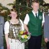 BERGRHEINFELD (hof)   Anita Schneider heißt die Silvesterkönigin der Bürgerlichen Schützengesellschaft Bergrheinfeld. Nach nur rund zweistündigem Wettkampf, bei dem 42 Teilnehmer rund 100 Schuss abfeuerten, war es ihr gelungen, den Vogel abzuschießen. Ihr Vorgänger René Brach gab die Königskette ab, die neue Silvesterkönigin erhielt diese Kette bei der Proklamation aus der Hand von Sportleiter Jens Bienia. Dieser dankte Brach für das Jahr, in dem er die Belange der BSG würdig vertreten habe. Im Bild (von links) Michael und Anita Schneider, Jens Bienia und René Brach.