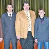 In ihren Ämtern bestätigt wurden Kommandant Tino Mill und sein Stellvertreter Uwe Moshake. Im Bild: (von links) Bürgermeister Peter Franz, Feuerwehrvereins-Vorsitzender Edgar Bloier, 1. Kommandant Tino Mill, 2. Kommandant Uwe Moshake und Kreisbrandinspektor Harald Merz.