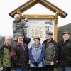 Freuen sich über die neuen Hinweisschilder in Burgsinn (von links): Bürgermeister Franz Schüßler und die Vorstandschaft des Fremdenverkehrsvereins Martin Vogt, Gerd Schüllermann, Monika Volpert, Albrecht Hörnis und Vorsitzender Helmut Jeckel.