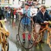 Bei vielen Veranstaltungen, wie hier beim Anna-Fest in Trappstadt, sind die Mitglieder des Radfahrvereins Grabfeld Untereßfeld gern gesehene Teilnehmer mit ihren historischen Fahrrädern und Hochrädern.