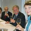 In der Weinprüfstelle der Regierung am Peterplatz (von rechts) Weinkönigin Marlies Dumbsky, Verbraucherminister Otmar Bernhard, Regierungspräsident Paul Beinhofer und die EU-Abgeordnete Anja Weisgerber.