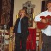 Marktheidenfeld (cs)  Das Konzert „Schritte auf dem Weg“ mit Jonathan Böttcher in Begleitung von Bärbel Kunz, Rolf Wenner und Bruno Bischler  in der Friedenskirche Marktheidenfeld  begeisterte die Besucher. Der Humor und Witz des Liedermachers wie auch seine hohe Musikalität, sein Gitarrenspiel und die tiefgehenden Balladen faszinierten. Viele seiner Lieder wie „Farben für den Winter“ luden die Zuschauer zum Mitsingen ein.