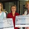 Baldersheim (hag)   Mit einer Spende von jeweils 350 Euro erfreute Brigitte Lieblein (Mitte9 von der Firma Lieblein Baustoffe GmbH die Leiterinnen der Kindergärten in Baldersheim und Aub Ramona Meyer (links) und Birgit Hoos. Der Spendenbetrag ist der Erlös aus den Aktionen die von Geschäftsführerin Brigitte Lieblein und ihrer Mitarbeiter, die im Rahmen des Tags der offenen Betriebe veranstaltete wurden. Neben den Kindergarten-Kindern, für die sich in Aub der Wunsch nach einer Bewegungsbaustelle erfüllt und den Gesellschaftsspielen, die mit dem willkommenen Zuschuss in Baldersheim angeschafft werden, gab es in der Firma Lieblein Gewinner von wertvollen Sachpreisen. Aus einem Schätzspiel gingen Willi Tröster (Oberrickelsheim), Sarah Stegmaier (Baldersheim) und Tobias Hofmann aus Strüth als Sieger hervor.
