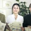 Freuen sich über die Broschüre (von links): Sozialreferent Robert Scheller, Iris Bouhra, OB Georg Rosenthal.
