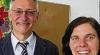 Rektor Martin Düring freut sich über die neue Mitarbeiterin Susanne Epple, die seit April als Überangsmanagerin an der Verbandsschule Waldbüttelbrunn tätig ist.