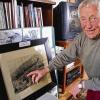 Bewahrt die Erinnerung an sein Heimatdorf: der 82-jährige Gustav Schleicher.