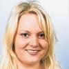 Bad Kissingen (erpe)   Julia Schlereth, Kosmetikerin aus Bad Kissingen, hat ihre Ausbildung bei der Gabriele Bergmann Beautyfarm im Hotel Sonnenhügel mit Bravour abgeschlossen: Die 23-Jährige wurde für ihren Notendurchschnitt von 1,0 mit einem Sonderpreis vom Landrat des Landkreises Nürnberger Land ausgezeichnet. Laut Pressemitteilung bildet die Beautyfarm seit drei Jahren aus und ist Schlereth bereits der die dritte Auszubildende, die einen besonders guten Abschluss vorweisen kann.