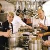 Sie griffen zur Eröffnung des „Rhöner Gourmet-Festivals“ gemeinsam zum Kochlöffel (von links): Michael Staubach vom Lothar-Mai-Haus in Hofbieber, Caroline Lenz vom Hotel Gersfelder Hof in Gersfeld, Andreas Rau vom Hotel Peterchens Mondfahrt auf der Wasserkuppe und Alexander Ochs vom Hotel Rhön Garden in Poppenhausen.